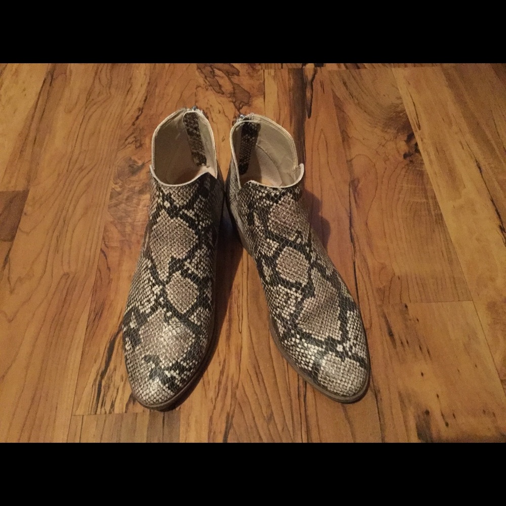 Snake Skin print Boots